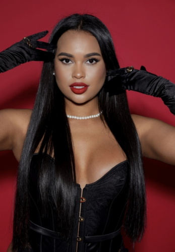 Проститутка Питера Нина Брюнетка c 2 размером груди у метро Петроградская Санкт-Петербург Фото-1